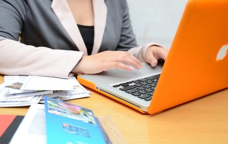 Vydělávejte peníze online s právy na opětovný prodej Krok 3 min min DzTechs |  Jak vydělat peníze online s právy na prodej produktů