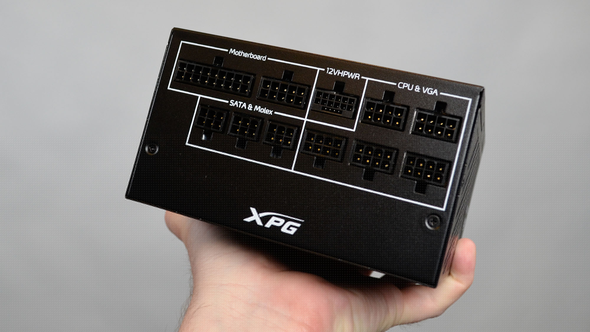 Potraviny XPG -Kernereactor II 1200W na stole