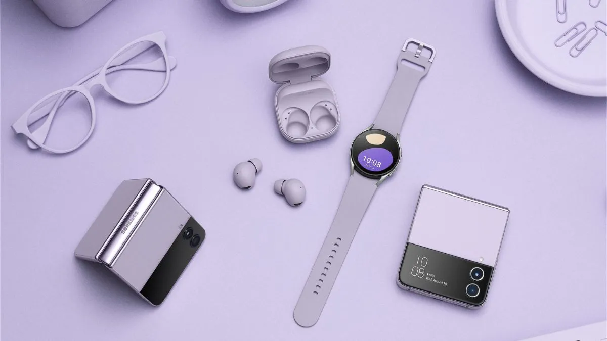 Samsung Galaxy Z Flip4 s Galaxy Watch5 Pro a Galaxy Buds2 Pro