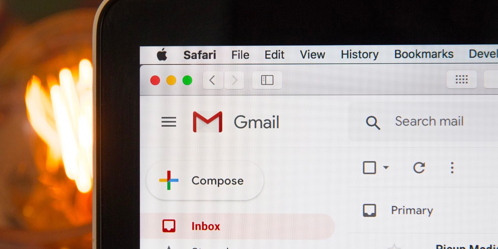 Obrazovka Mac zobrazí Gmail -box