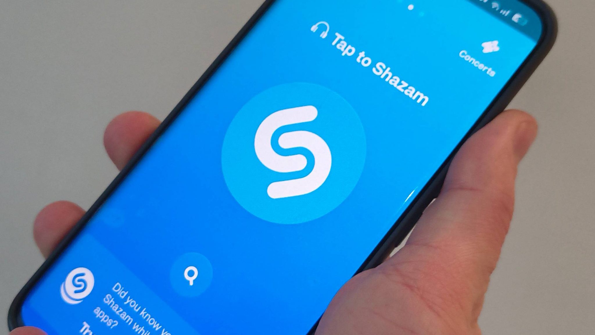 Aplikace Shazam na Realme.