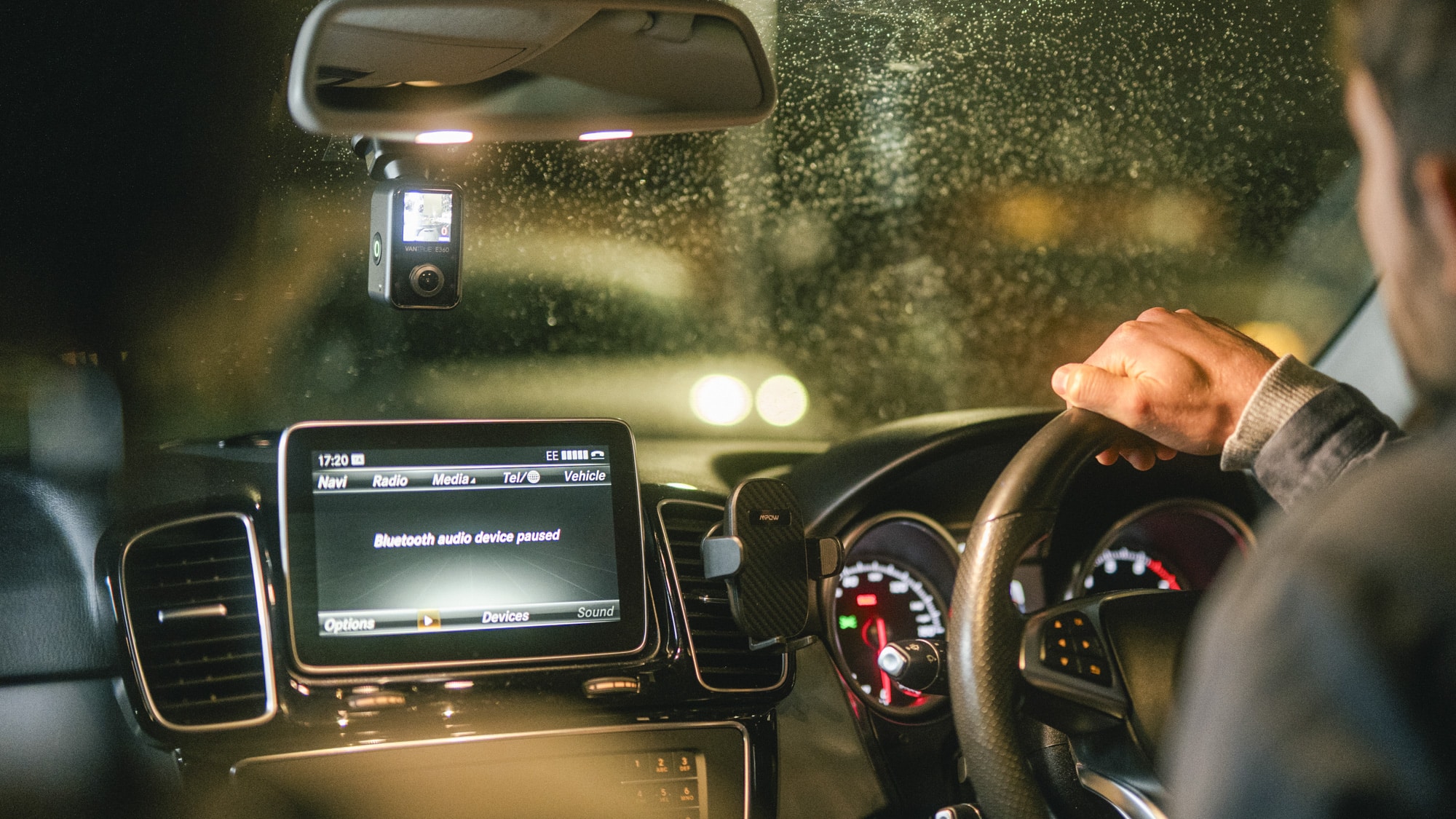 VanTrue E360 Dash Cam na autoringu